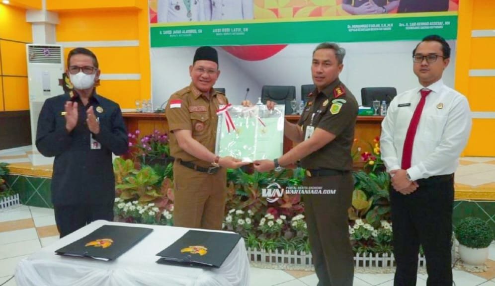 Pemkab Serahkan Aset Tanah Ke Kejari Kotabaru Teras