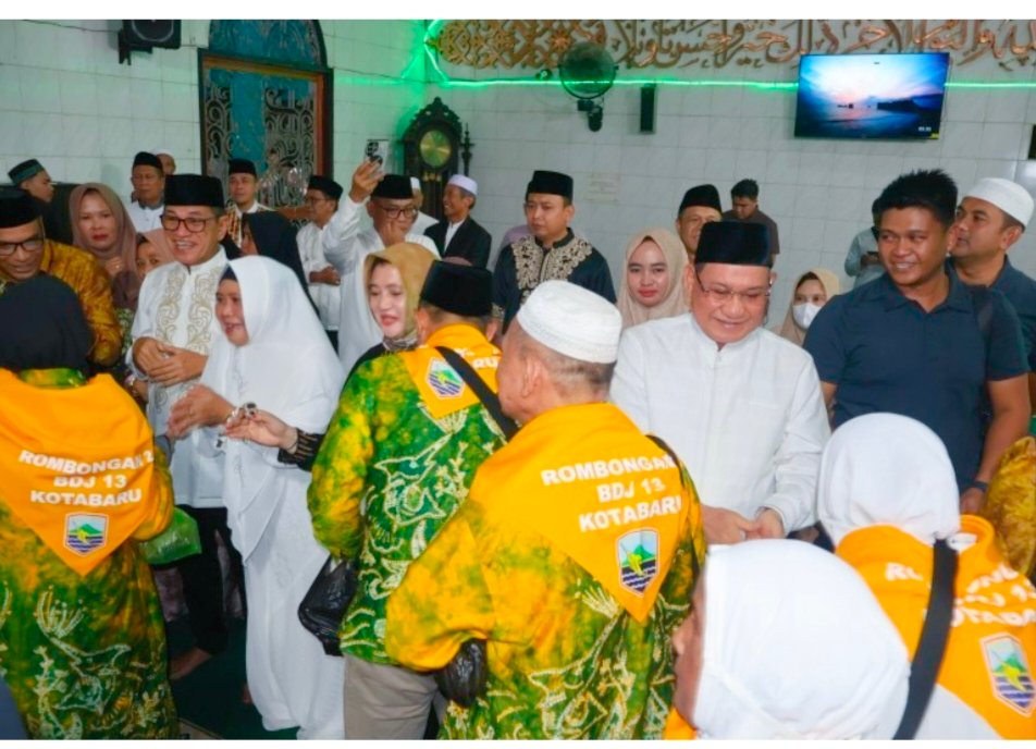 Bupati Kotabaru Sayed Jafar Melepas Jemaah Calon Haji Kloter 13