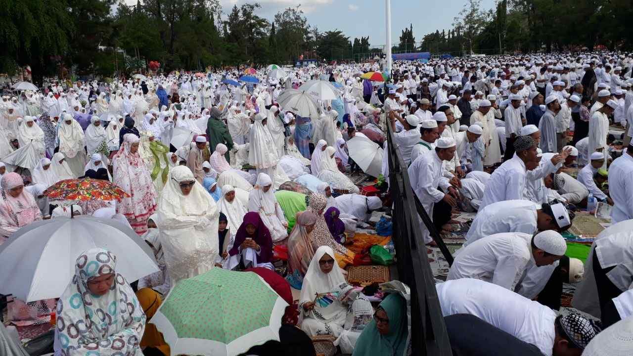 Puluhan Ribu Jemaah Sholat Ashar Berjamaah Pada Tablig Akbar 2 IMG 20180815 WA0006
