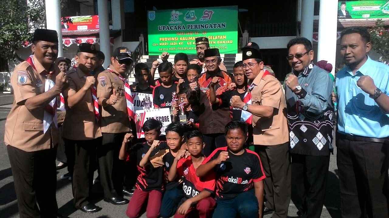 'Maradona' Dapat Piala Dari Bupati Banjar 3 IMG 20180816 WA0015