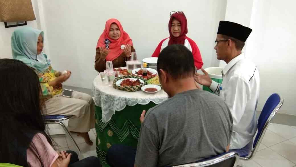 Trauma Healing untuk 9 Pengungasi Palu dan Donggala Di Banjarbaru 3 WhatsApp Image 2018 10 09 at 11.00.59