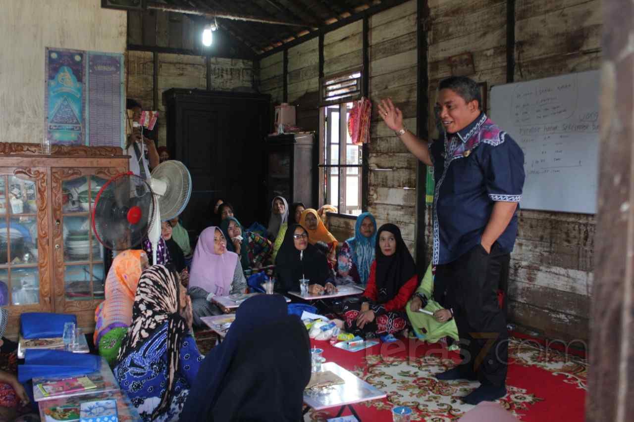 Walikota Banjarbaru H Nadjmi Adhani: Ada yang Unik di Sini 2 walkot keaksaraan1