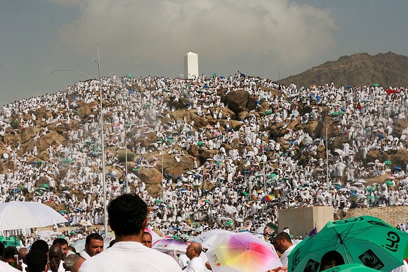 800px Pilgrims cover Arafats roads plains and mountain Flickr Al Jazeera English