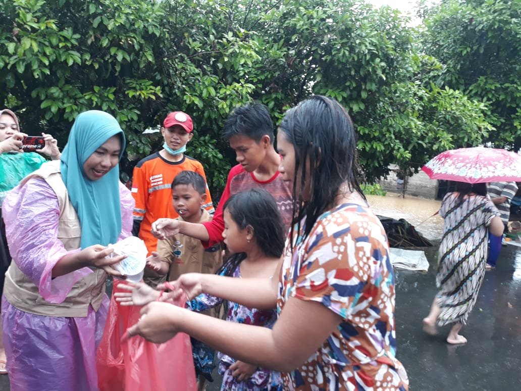 SBC Bagikan Nasi, PMI Balangan Berikan Extra Fooding 2 IMG 20210116 WA0010