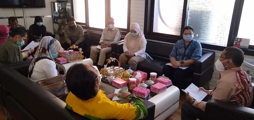 Tim Kemenko Kemaritiman dan Investasi kunjungi Pemkab Banjar untuk membahas pabrik Woodpellet yang ada di Kecamatan Simpang Empat