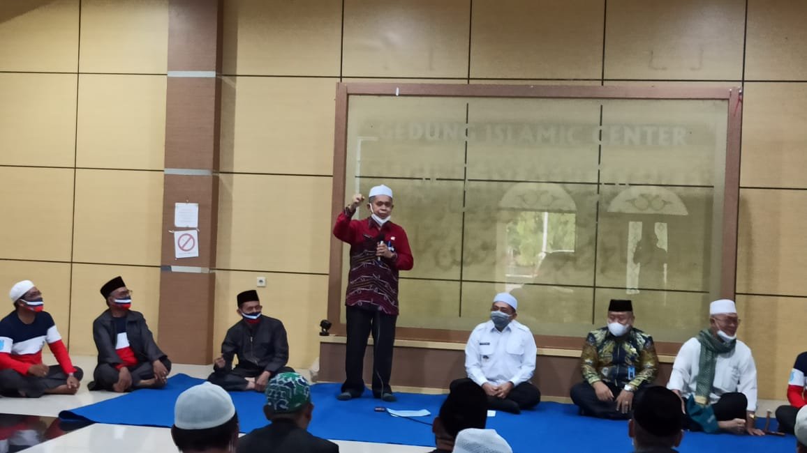 Keberangkatan Kafilah Kabupaten Banjar pada MTQ Tahun 2021 Tingkat Kalsel di Tanah Bumbu dilepas Wakil Bupati Banjar Said Idrus