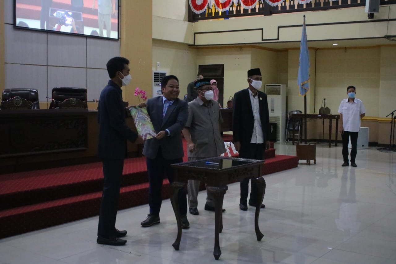 Raperda RTRW Kabupaten Banjar 2021 2024 akhirnya diketuk palu setuju oleh DPRD Banjar