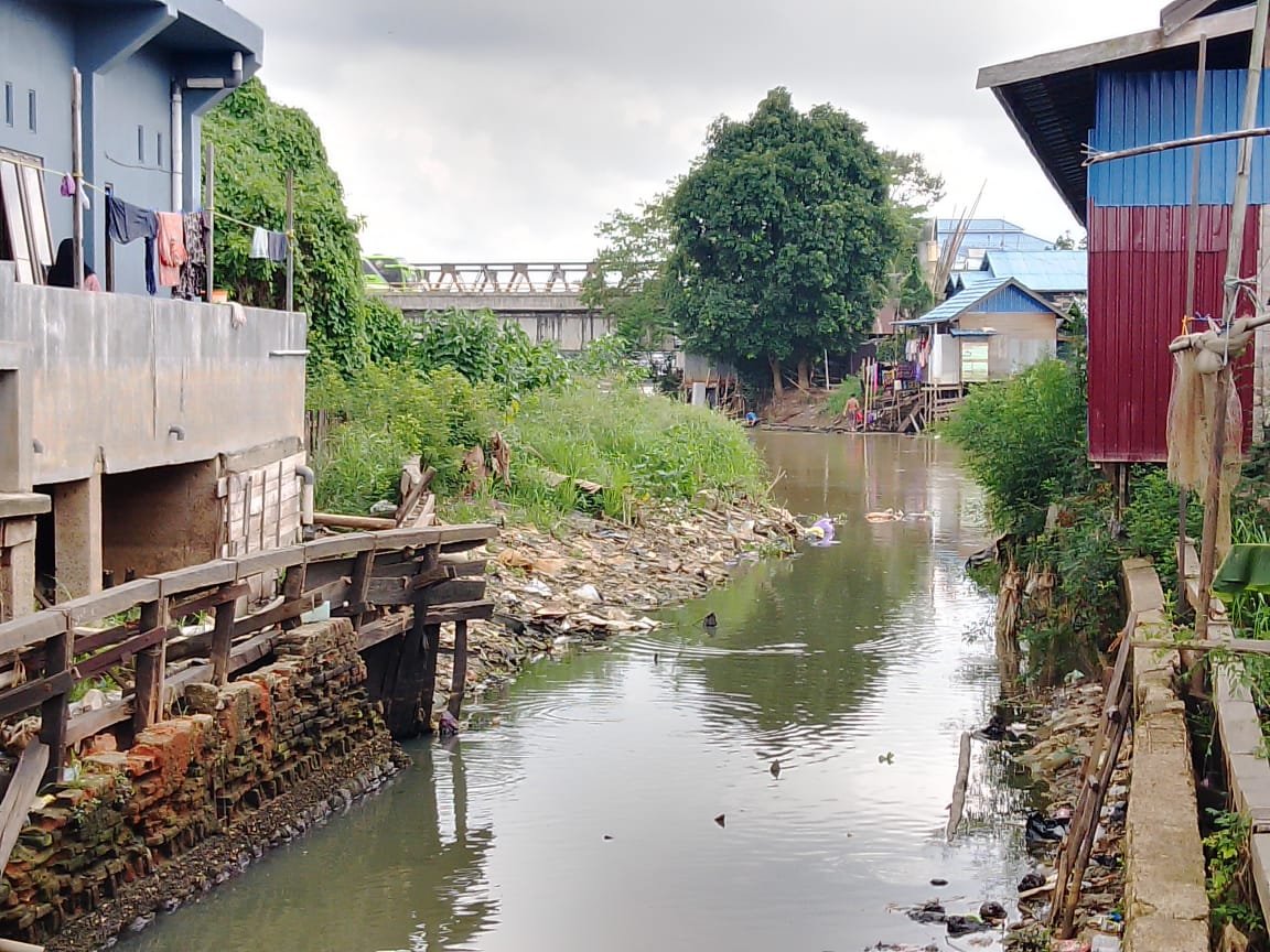 Kalimati yang merupakan bagian dari anak sungai Martapura ini dulunya merupakan sungai yang cukup lebar