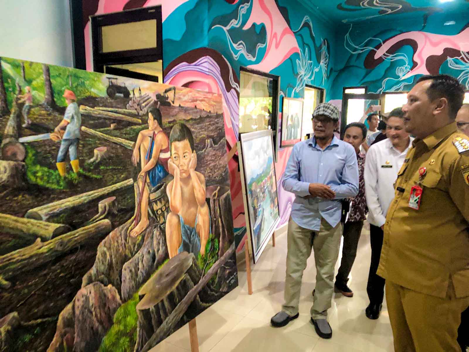 Harjad Ke Kota Banjarbaru Aditya Terkesan Lihat Puluhan Karya Seni Lukisan Realis Teras Com