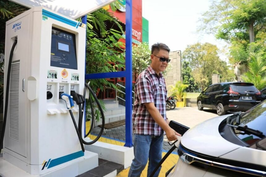 Bikin untung, kendaraan listrik jadi peluang bisnis masa kini. (Foto: PLN)