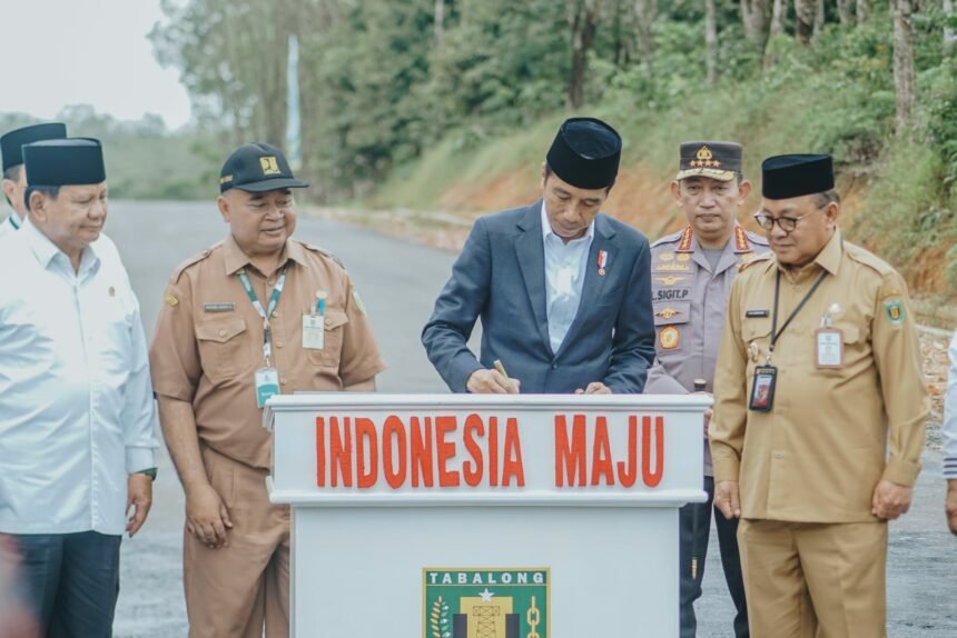 Jalan Nan Sarunai yang diresmikan langsung oleh Presiden Indonesia, Joko Widodo siap dipasang lampu penerangan jalan (foto : ihsan_wordpress-1348129-4951175.cloudwaysapps.com)