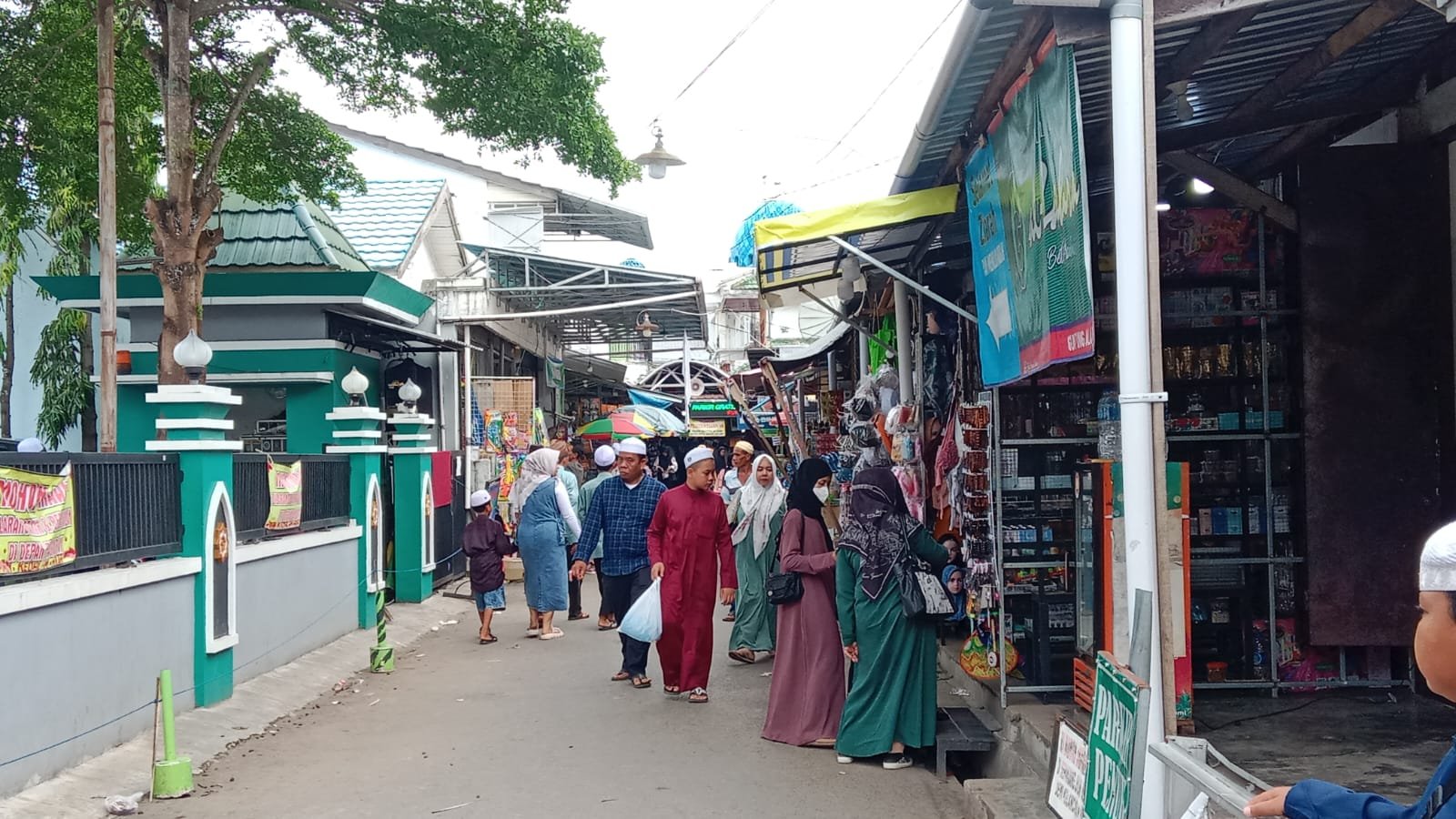 Jelang Haul Guru Sekumpul Ke 19 Penginapan Penuh Dan Jemaah Ramai Berdatangan Teras7 Com