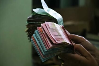 5 Aturan Tentang Duit yang Sering Diabaikan Banyak Orang Terminal Mojok 750x474 1