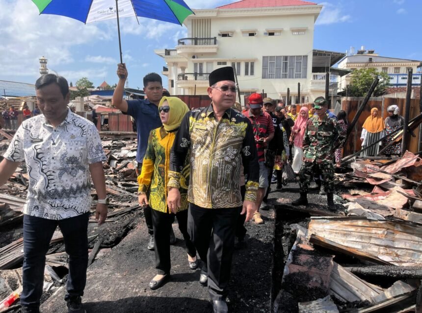 Bupati Kotabaru Bersama Ketua Tp Pkk Kunjungi Dan Berikan Bantuan