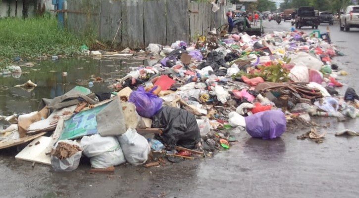 Sampah menjadi salah satu masalah di Kabupaten Banjar yang tak bisa terselesaikan bahkan semakin bertambah seiring dengan tumbuhnya perumahan masyarakat