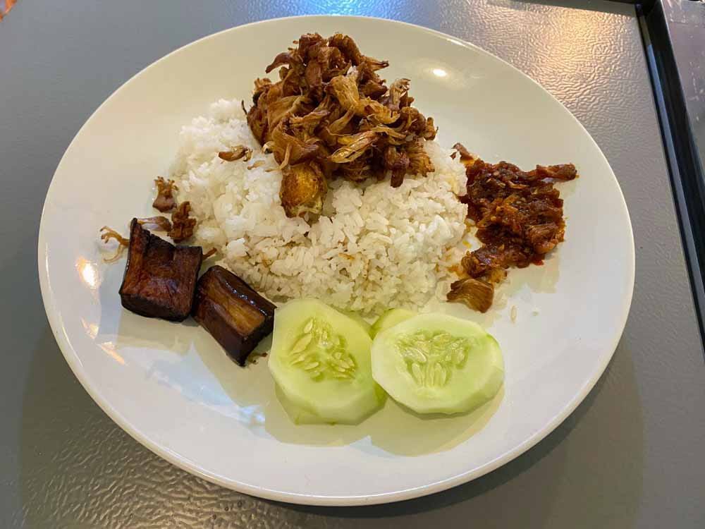 Bosan Kulineran Itu-itu Saja? Warga Banjarbaru Yuk Coba Nasi Mandai Ayam Tanak di Cafe Teras7 2 WhatsApp Image 2024 07 16 at 14.38.29
