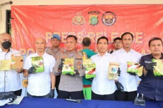 diungkap kapolsek bekasi selatan kompol untung riswaji beri kete 840x576