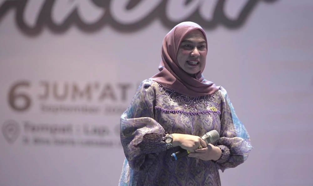 Lautan Manusia Padati Tabligh Akbar UAS, Lisa Halaby: Terima Kasih Atas Kehadiran Jemaah 2 Screenshot 2024 09 06 22 19 31 583 com.google.android.youtube