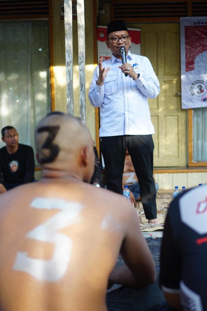 Haji Fani - Habib Taufan Kampanye di Desa Masintan, Simpatisan Ukir Angka 3 di Rambut 2 WhatsApp Image 2024 10 28 at 23.28.51 1