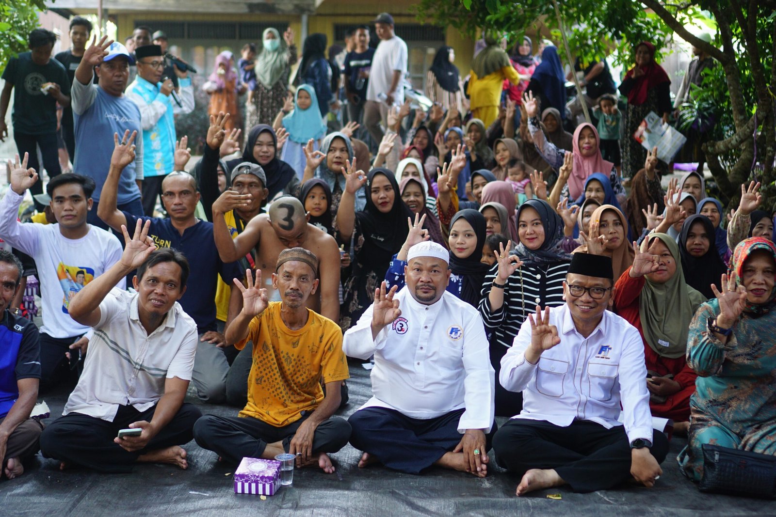 Hore! Warga Miskin Tabalong Bisa Kuliah, H. Fani - Habib Taufan Siapkan 1000 Beasiswa 2 redaksi8 haji fani sedaiakan beasiswa 2 scaled