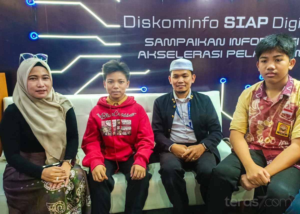 Ramaikan Kalsel Expo 2025, Stand Diskominfo Kalsel Edukasi Pelajar Soal Internet dan Dunia Digital 2 IMG 20250813 120223