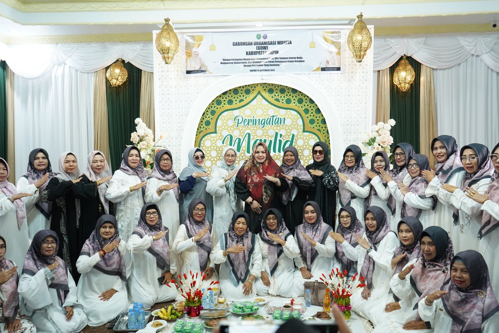Peringatan Maulid Nabi, Hj Elya Serukan Keteladanan dan Dukung Pembangunan Daerah 2 DSC00634 scaled