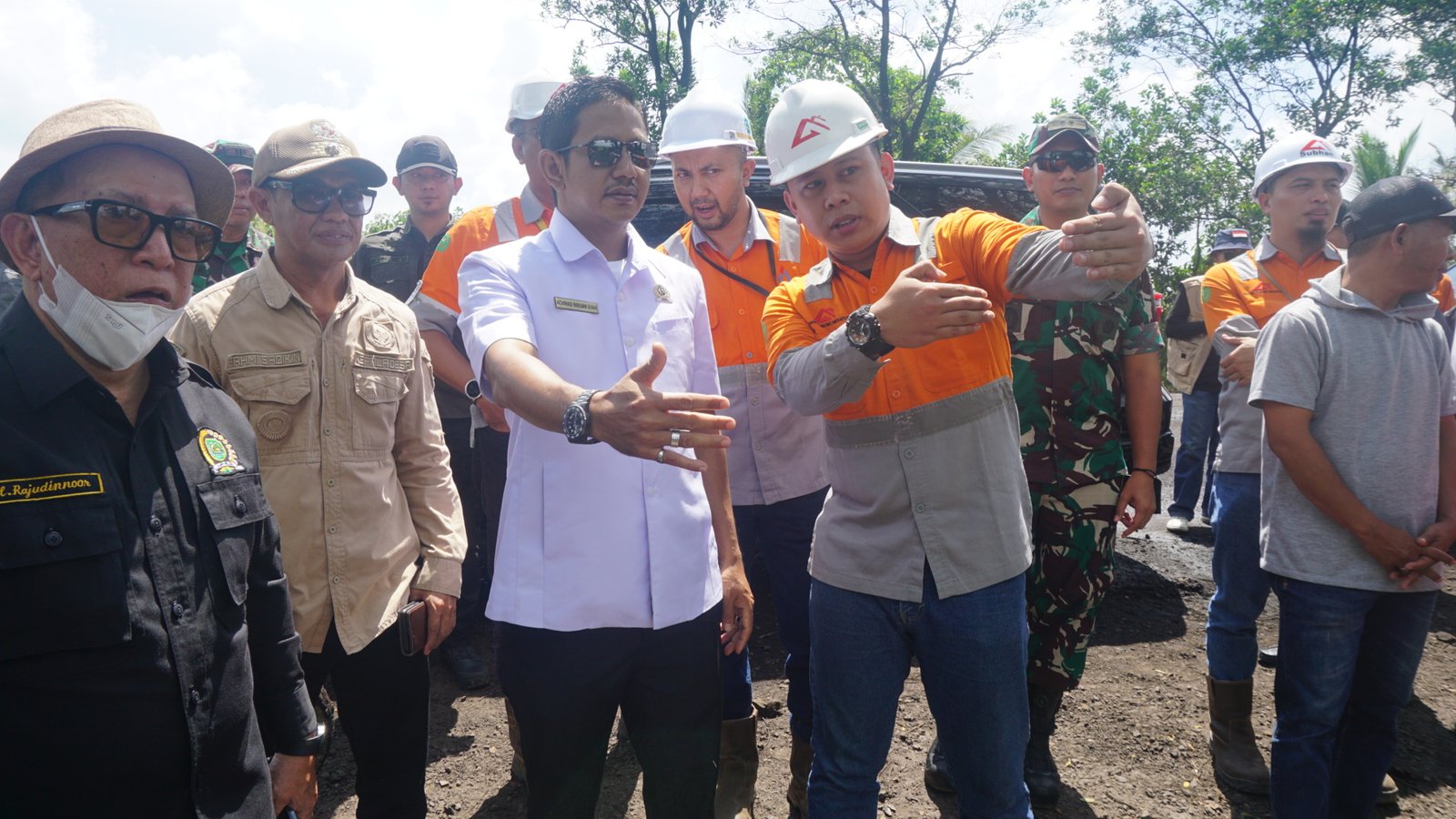 PT AGM Mulai Penuhi Tuntutan Warga Suato Tatakan, Ketua DPRD Tapin: Kita Awasi ! 2 DSC09253 1