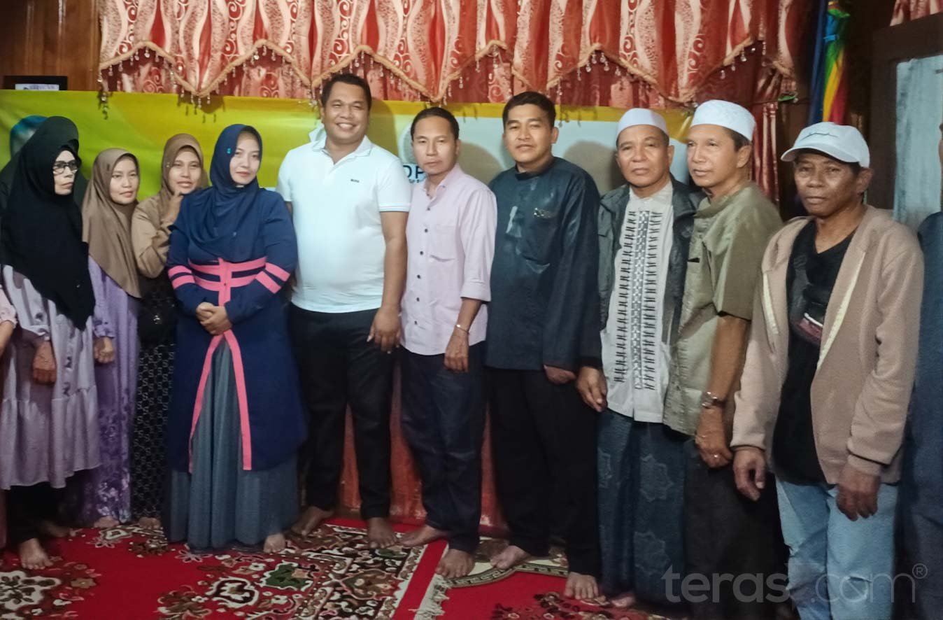 Reses di Kemuning, Warga Keluhkan Bansos Tidak Merata, Jon Robet: Akan Saya Telusuri 2 MEITU 20251201 211704740