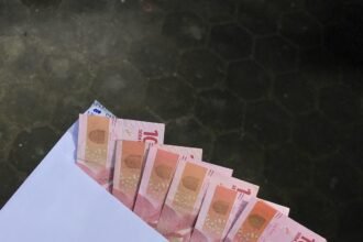 money 5382542 1280