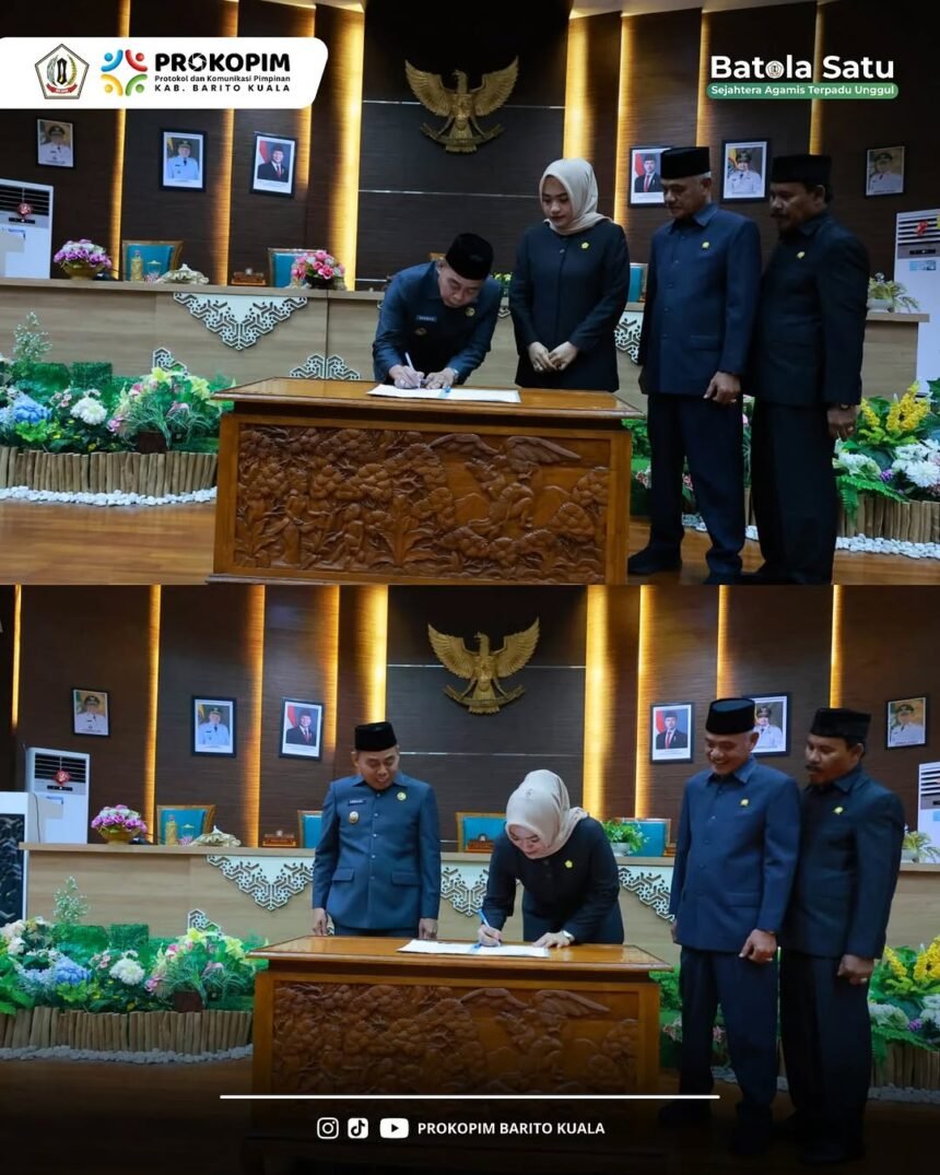Wakil Bupati Barito Kuala Herman Susilo Hadiri Rapat Paripurna DPRD Dalam Rangka Persetujuan DPRD Terhadap Raperda tentang perubahan kedua atas Perda nomor