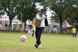 1775789257 Bupati Andi Rudi Latif Resmi Buka Turnamen Sepakbola Piala Bupati
