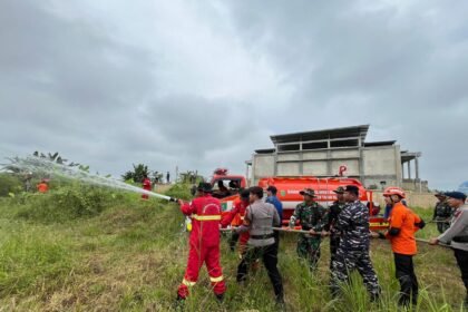 1777424728 Peringati HKB 2026 Pemkab Tanah Bumbu Gelar Simulasi Penanganan Karhutla