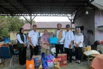 1787220171 Bupati Andi Rudi Latif Salurkan Bantuan bagi Korban Kebakaran di 850x550 1