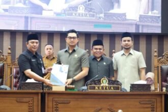 Pemkab Tanah Bumbu Sampaikan Dua Raperda ke DPRD 850x550 1