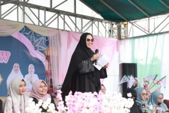 ketua tp pkk tanah bumbu maulid nabi angsana.jpg