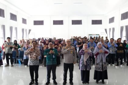 1791468046 100 Calon Agen Perlinsos Ikuti Aktivasi IKD di Kecamatan Kusan 850x550 1