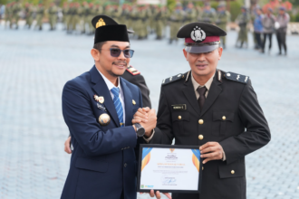bupati tanah bumbu beri penghargaan p4gn