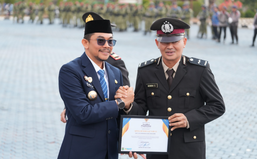 bupati tanah bumbu beri penghargaan p4gn